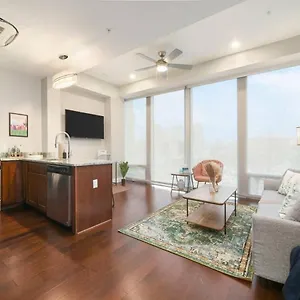 Hostwise Stays - The Washington At Chatham - Free Parking, Private Gym, Skyline Views! Pittsburgh